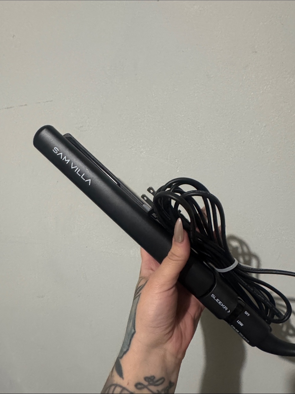 Black Hair Straightener Flat Iron - Sleek Styling